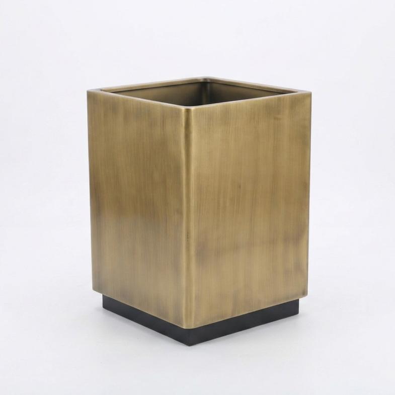 JESSE SMALL PLANTER